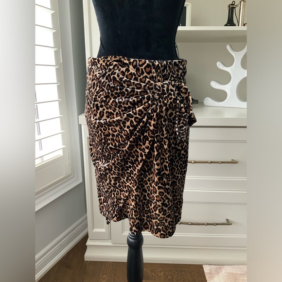 FORMULA JOVEN Leopard Cross Over Fabric Plush Skirt Women’s Size 28” - Picture 14 of 16